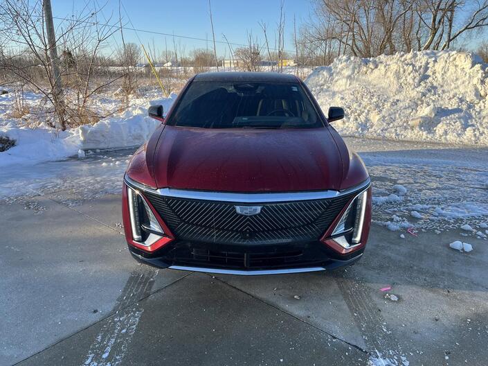 2024 Cadillac LYRIQ Luxury 3 AWD TraileringProvisions w/SuperCruise AdptveCrz HtfCldMemLthr Hd-SrrndVsn Milwaukee WI